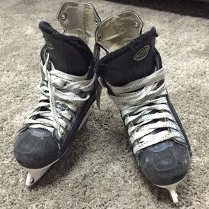 Ice hockey skates